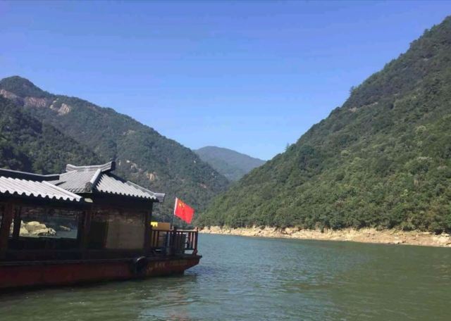 浙西三峡快艇飞舟