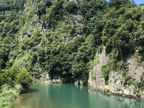 虎啸峡激流探险漂流旅游景点图片