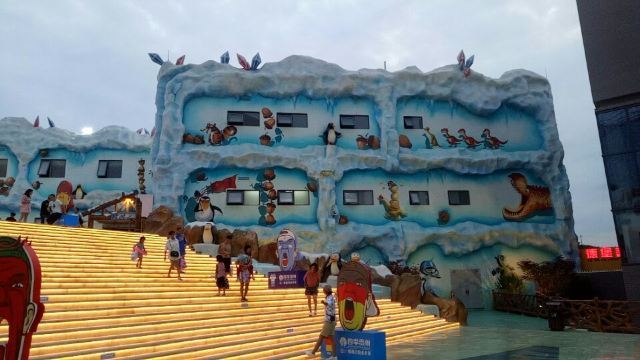 四季贵州山地温泉水世界