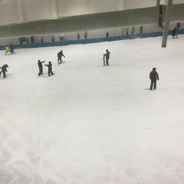 天鹅堡室内滑雪场