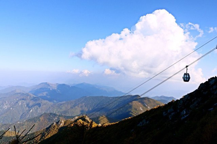 個人建議上山坐小索道,自己爬到天園地方,有興趣可以再上,帶孩子老人