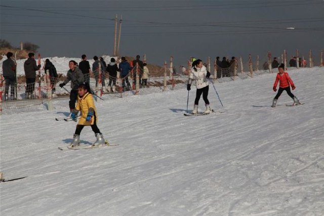 凤麒庄园-滑雪场