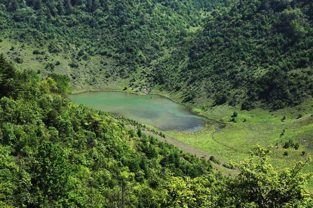 巴山湫池旅游区