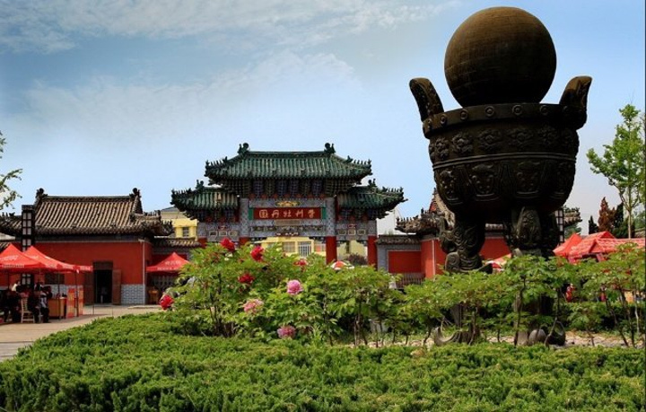 曹州牡丹园是在清道光年间的赵氏园桑篱园创于明代的毛花园以及当时的