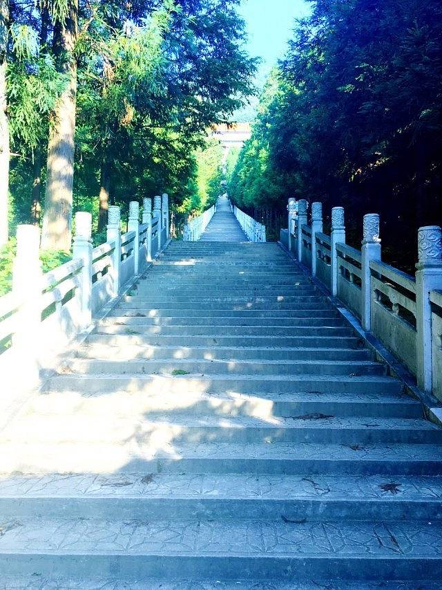 湖北大别山主峰景区