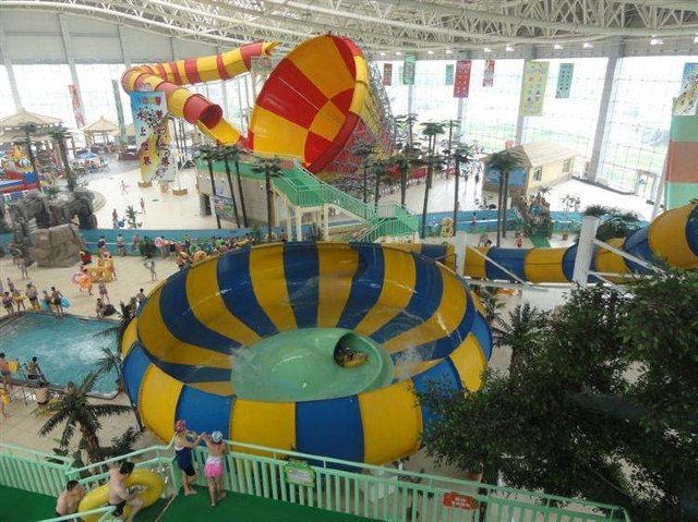 蓝宝石温泉水世界