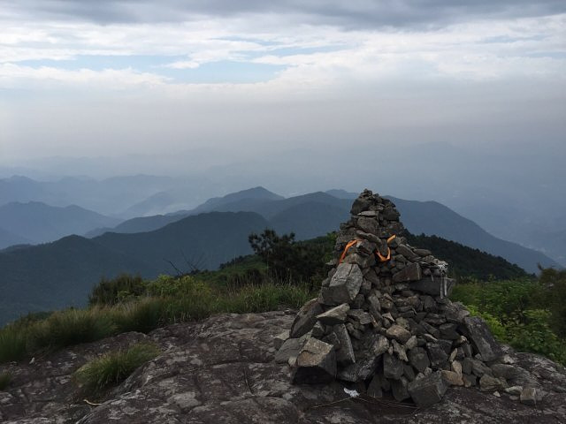 六点开始爬,爬了快3小时终于到达东天目最高点,大仙顶_东天目山景区&
