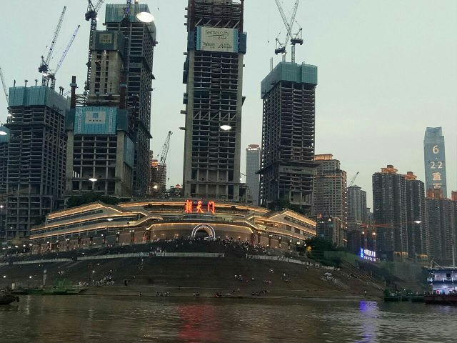 2024朝天门广场游玩攻略,十分值得去，夜游两江景色特...【去哪儿攻略】
