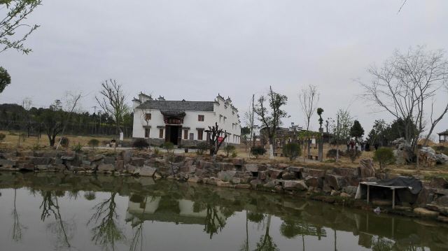 凤娃古寨旅游风景区