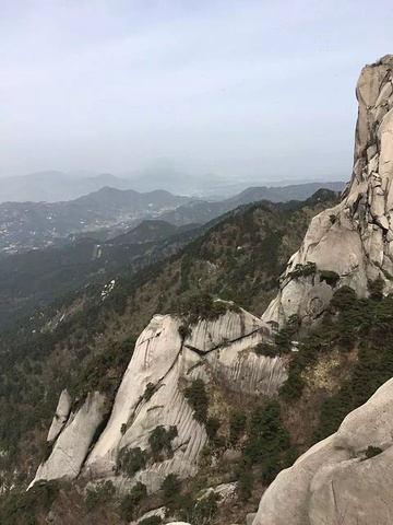 "因独特的自然景观，名列安徽省三大名山之一（黄山、九华山、天柱山）_天柱山"的评论图片