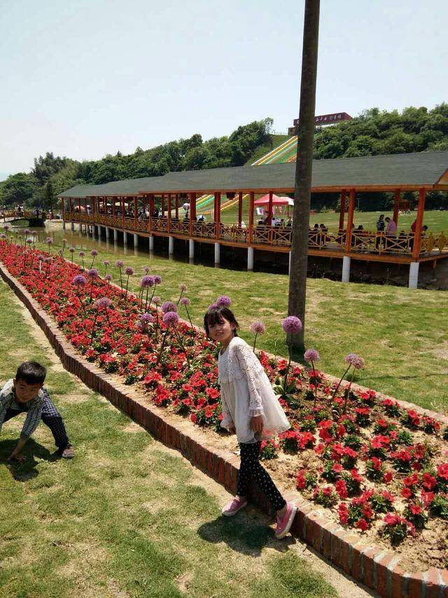 庐山西海花千谷