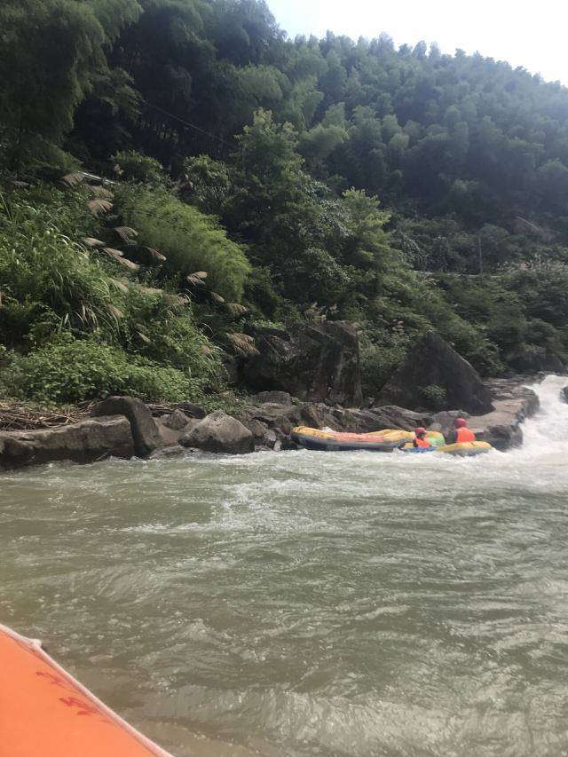 虎啸峡激流探险漂流