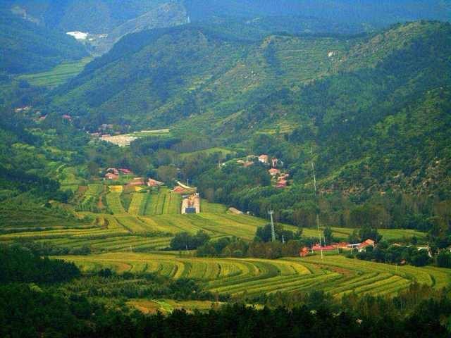 宁城县藏龙谷国家AAA级自然风景区