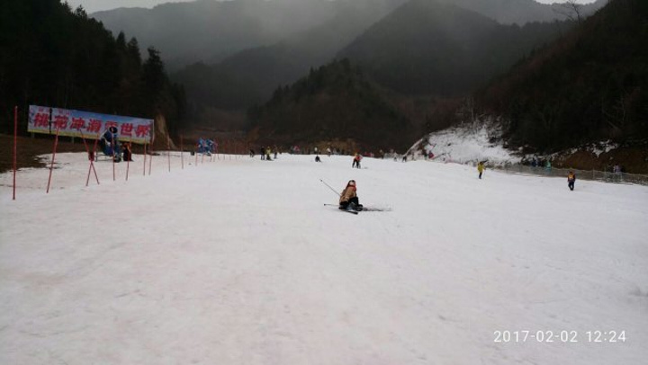 "_黄冈桃花冲滑雪场"的评论图片