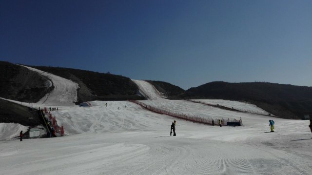 李宁乌金山国际滑雪场