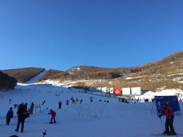 张家口多乐美地滑雪场