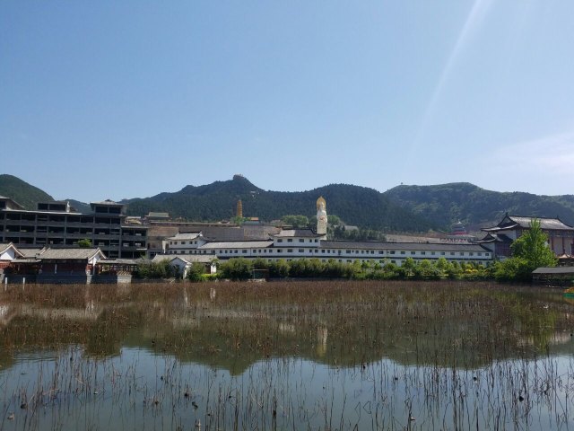 灵山莲花温泉度假区