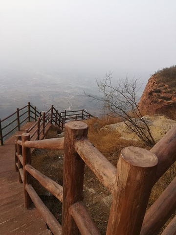 "昨天去的景点，老婆说喜欢去走玻璃栈道_景梅山风景区"的评论图片