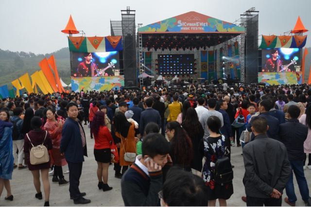 恒大峨眉山国际度假区-佛光花海