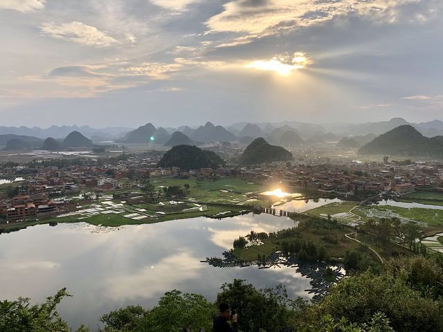 "普者黑高处拍照首选地，日出日落都很美。普者黑的美，在高处观看更有感觉，所以登顶青龙山是一定要的_青龙山旅游区"的评论图片