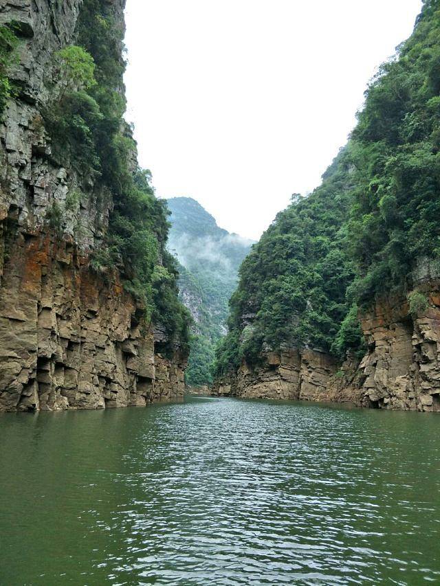 金秀圣堂湖景区
