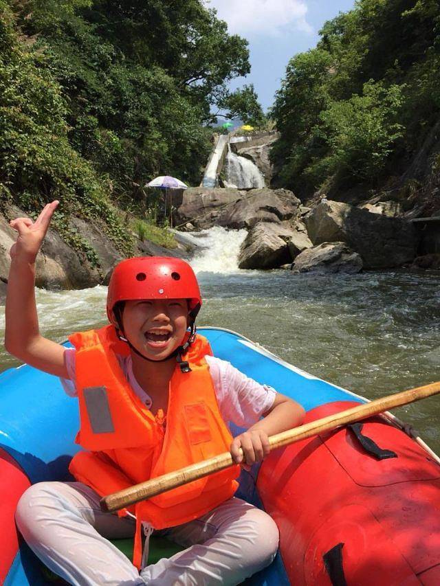 三角山大峡谷漂流