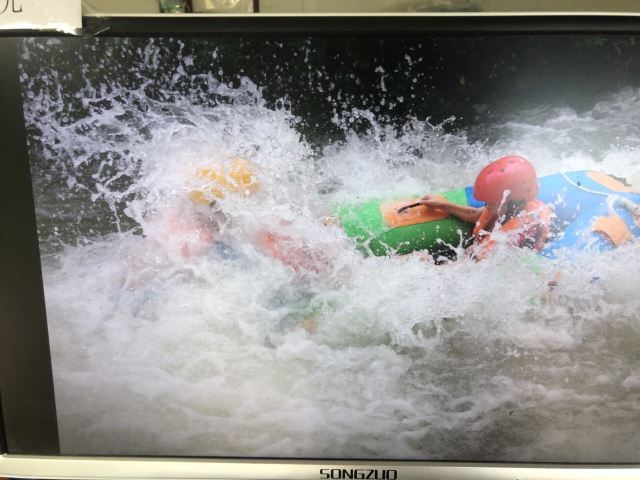 安吉余村荷花山峡谷漂流