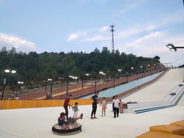 三角山四季滑雪场