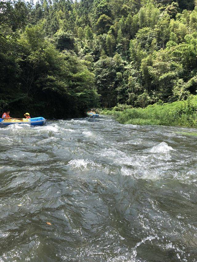 桂林十二滩漂流