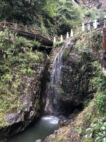 5公里的峡谷,卧龙谷里面的卧龙潭是《神雕侠侣》中.