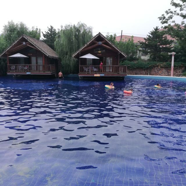 思拉堡温泉小镇