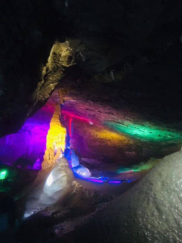 浮戏山雪花洞景区
