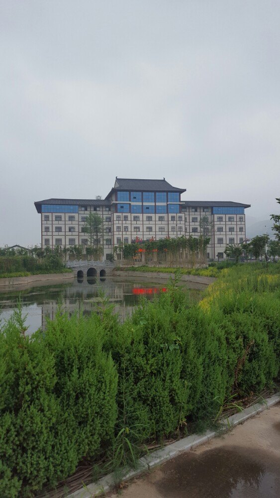 灵山莲花温泉度假区