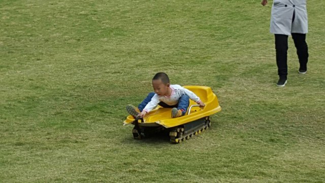 光明滑草游乐园