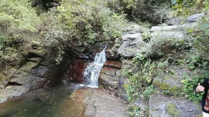 "配合爨底下去的，玩了两天，里面风景很不错，山清水秀的，风景很不错_双龙峡"的评论图片