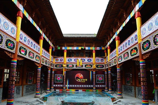 彩虹部落土族园