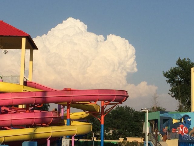 蓝宝石温泉水世界