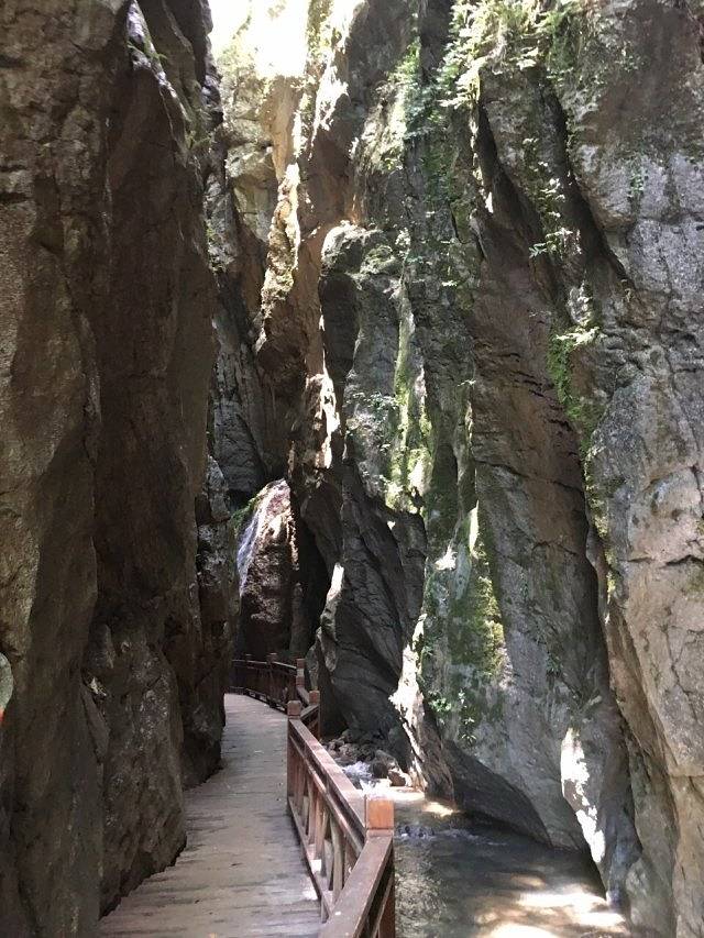 张家界地缝景区