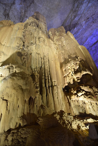 里面的岩溶景观还是让我们禁不住频频感叹大自然的神奇,虽然门票比较