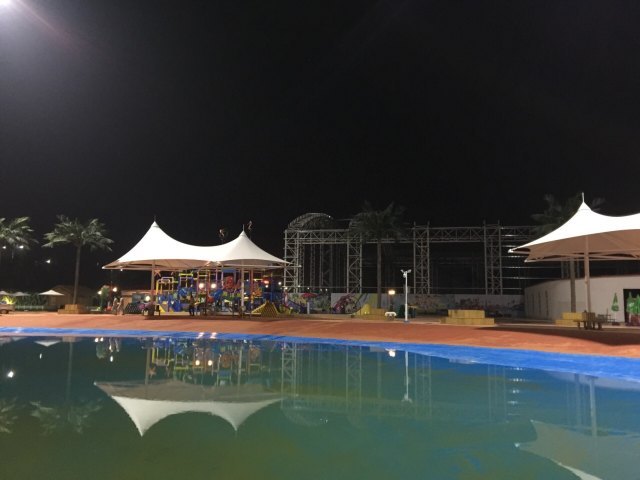 蓝宝石温泉水世界