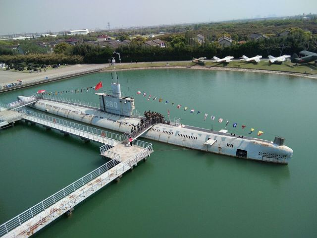 国防园的武器展览很有趣,本人对军事本来就很感兴趣_东方绿舟景区&