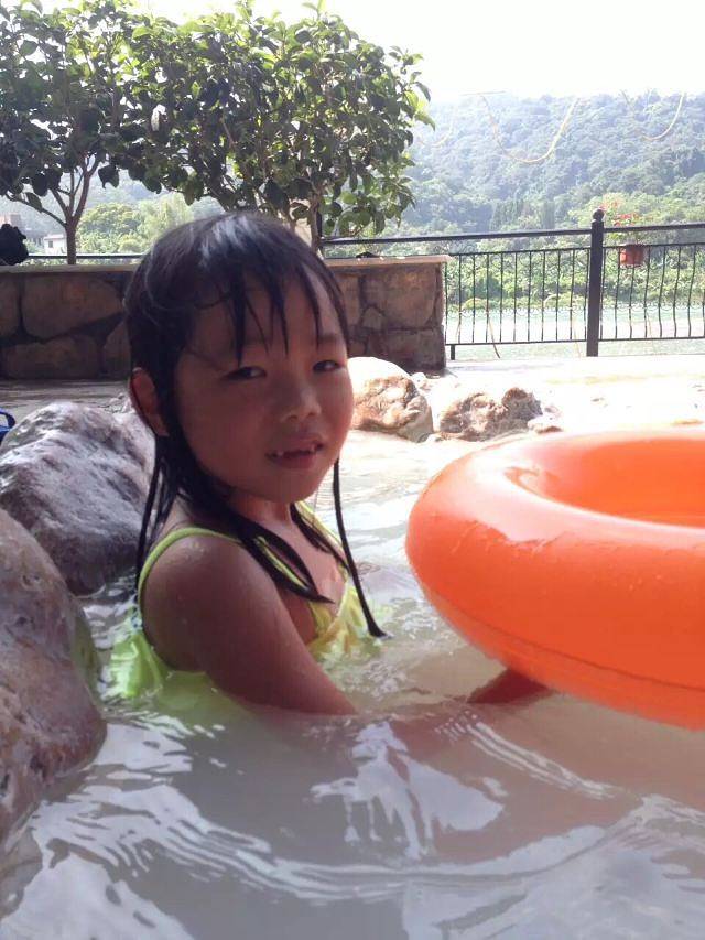 毅华河畔温泉会所