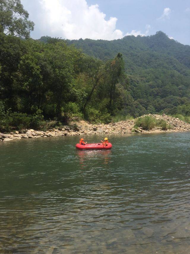 石龙溪漂流