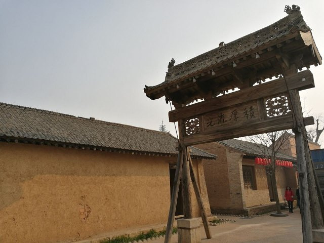 门票免费不过需要进门前充值办卡南门进距离影视城有