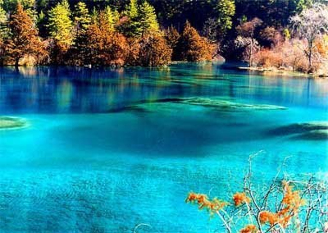 九寨沟风景区九寨六景丫字形三条丽沟童话境一百零八海子美水景之王