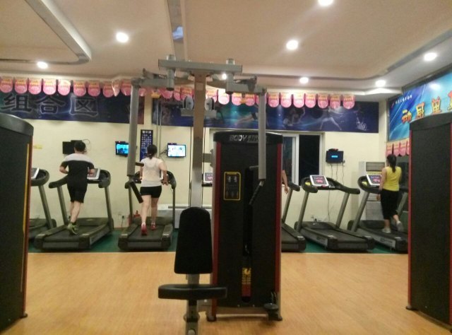 栖桐游泳健身会所