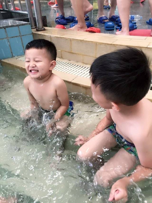 达旗万通蒙根花温泉水世界