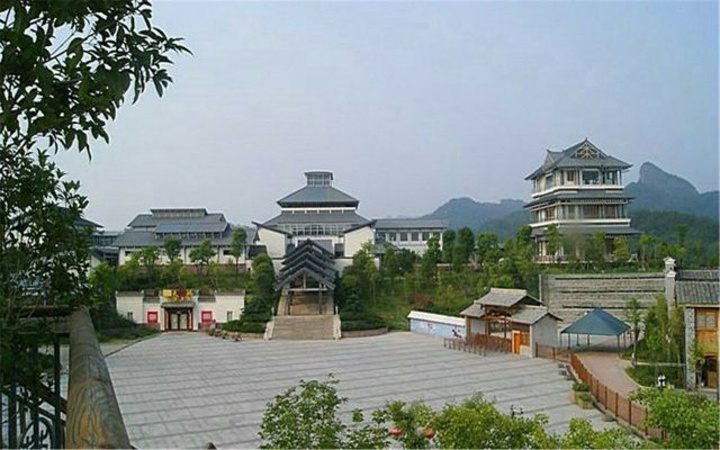 演出观赏区,茶博馆和游人服务中心等五个部分_中华武夷茶博园"的