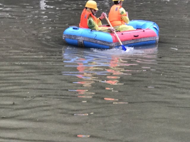 龙潭湾峡谷漂流