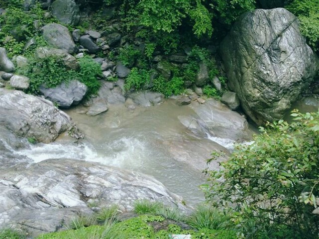2024石门涧瀑布是庐山众瀑布中的精华。有着“庐山第一景”之美誉，又有“庐山西大门”之称_石门涧-评论-去哪儿攻略